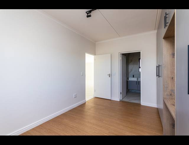 3 BEDROOM APARTMENT FOR SALE IN SANDOWN